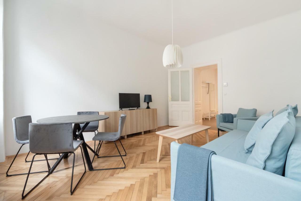 Appartement Universum 2 *